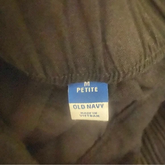 73. Old Navy Women’s Black Pants - Picture 5 of 9